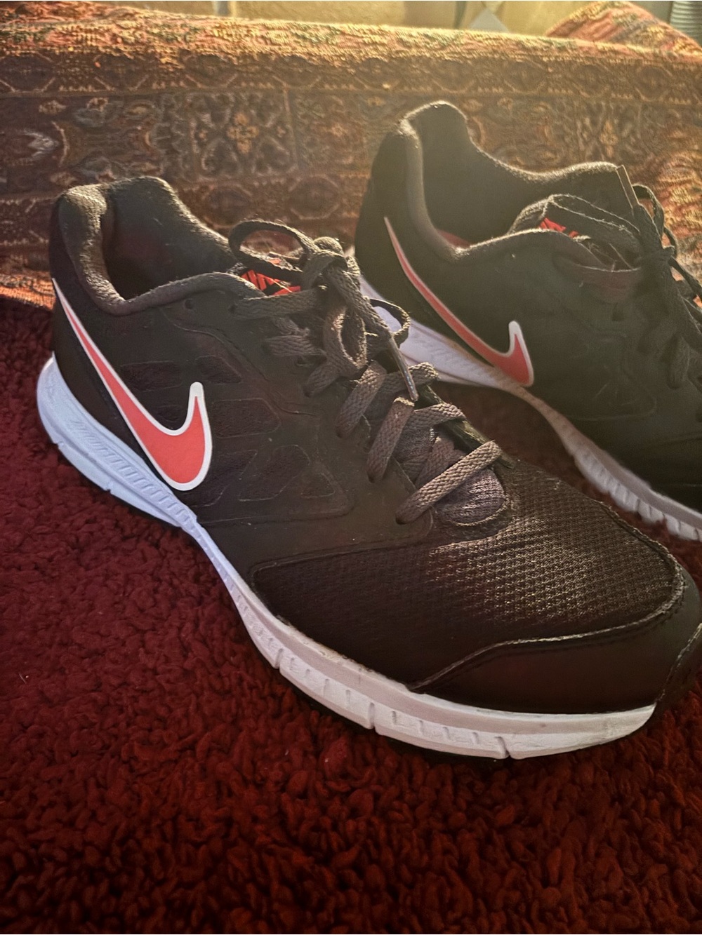 Nike Black and Red Women's Athletic Shoes